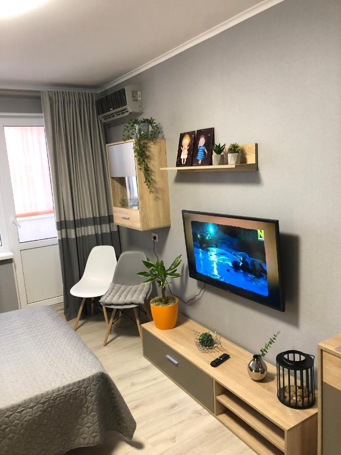 Новая Красивая Квартира. Tjerkasy Exteriör bild